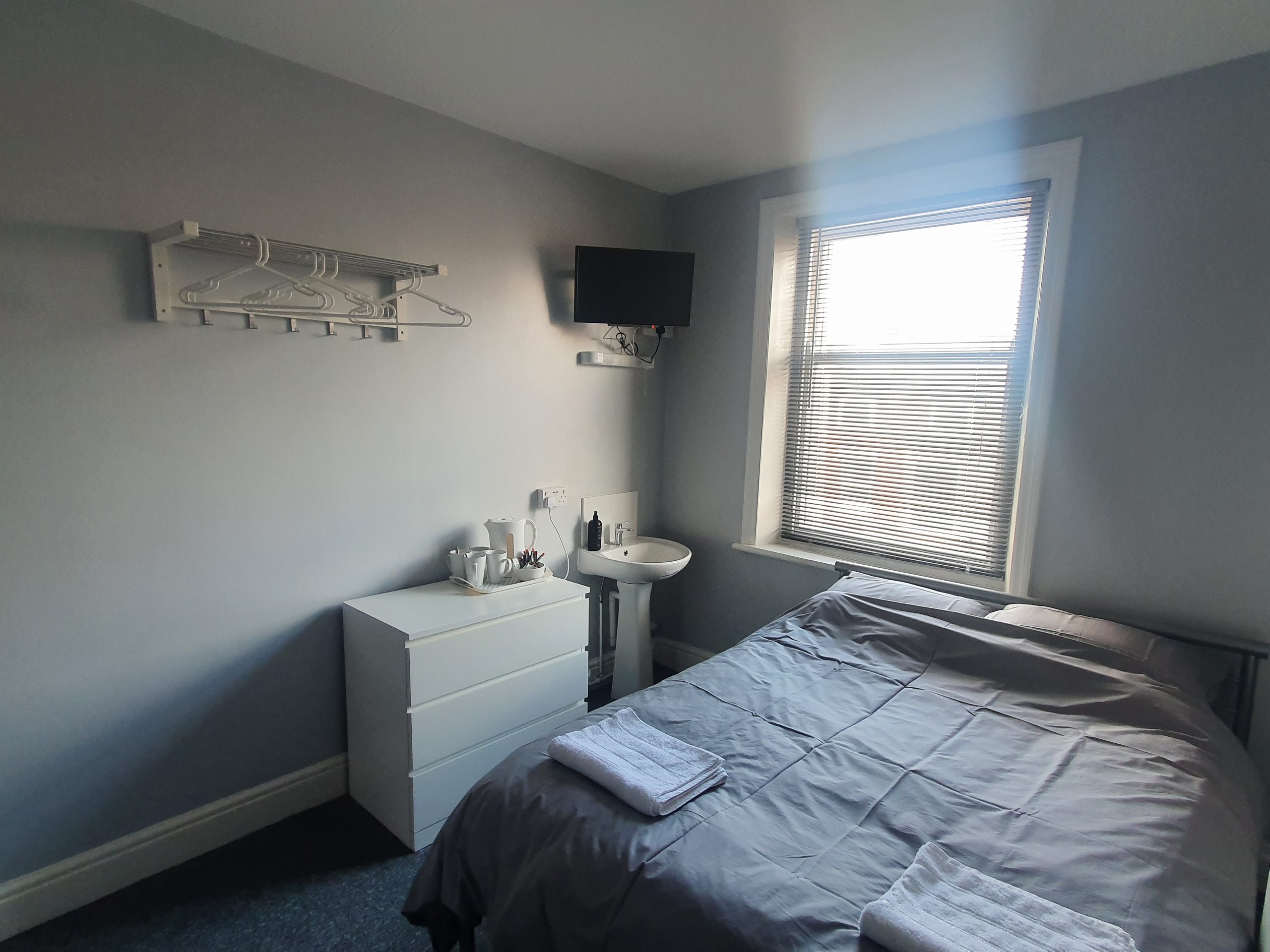 Contractors Accommodation Blackpool beds for builders